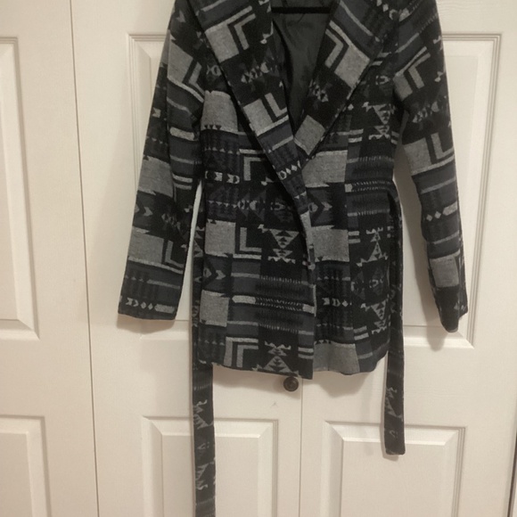 Women’s Jacket - Picture 2 of 4